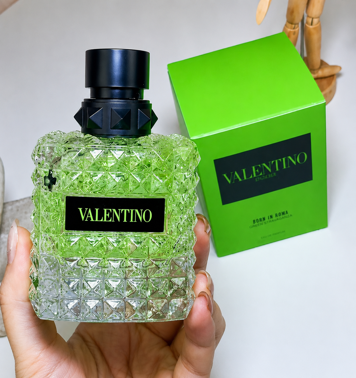 Valentino Donna Born in Roma Green Stravaganza Eau de Parfum Spray 3.4 oz / 100ml for Women